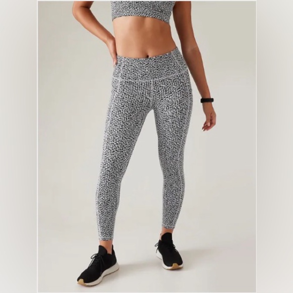 Athleta ULTIMATE STASH TEXTURED 7/8 TIGHT, Size XXS, Camilla Water Violet